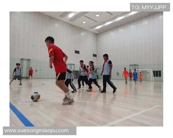 顶级球星亲自指导青少年足球技能提升训练营盛大开启